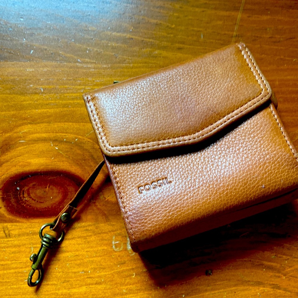 Fossil tan wallet, genuine leather,